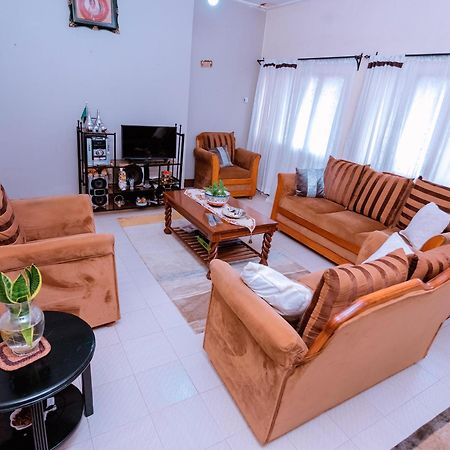 Faraja Homestay- Seamless Comfort In The Heart Of The City - Free Wifi, Warm Hospitality, And Local Delights Await Moshi Exteriér fotografie